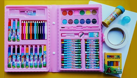 Doe um kit de arte para uma criança