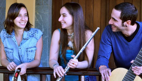 Trio Bola Preta - \"Chorando pelo Mundo\"