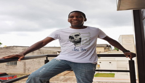 Ajude o Jorge a lançar seu livro de poesia