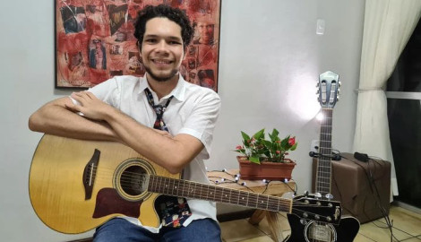 Lucas Sampaio "Não sou rei, mas canto Reis"