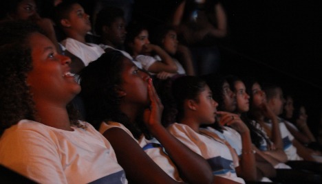 Ônibus para escolas públicas e ONG\'s