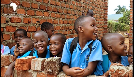 Construção da escola em Uganda!