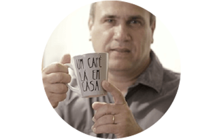 Nelson Farias, o criador do projeto Um Café Lá Em Casa.