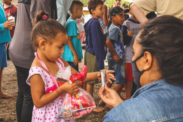 Doe R$ 15 reais e alimente uma família.