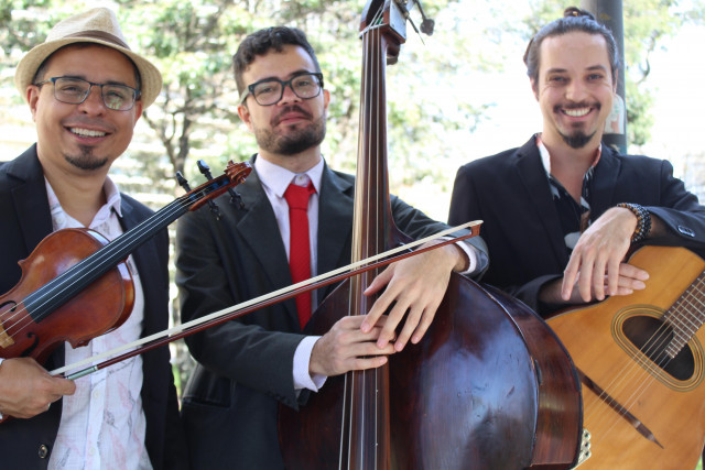 INGRESSOS + POSTAIS + SERENATA EXCLUSIVA