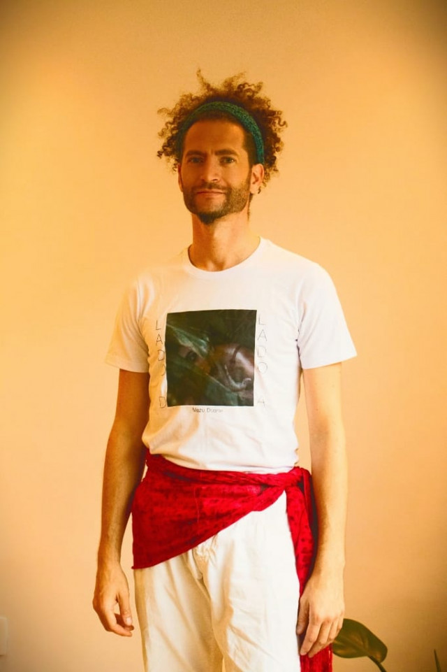 Camisetão Gola U Branca ou Preta + Disco