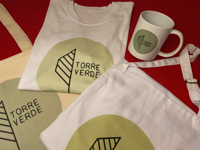 Kit: Avental, Ecobag, Camiseta e Caneca